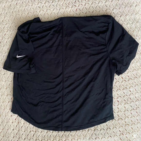 NIKE TRAINING/ CROP TOP DRI-FIT / BLACK-RED / SIZE S - Picture 3 of 12